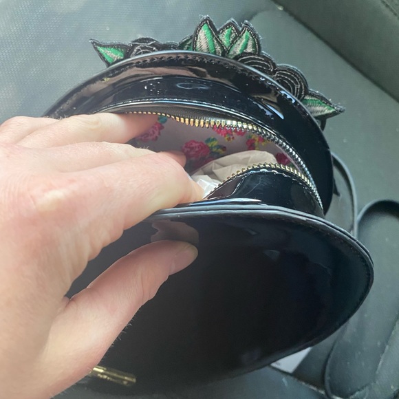 Betsey Johnson sugar skull crossbody - Picture 3 of 4